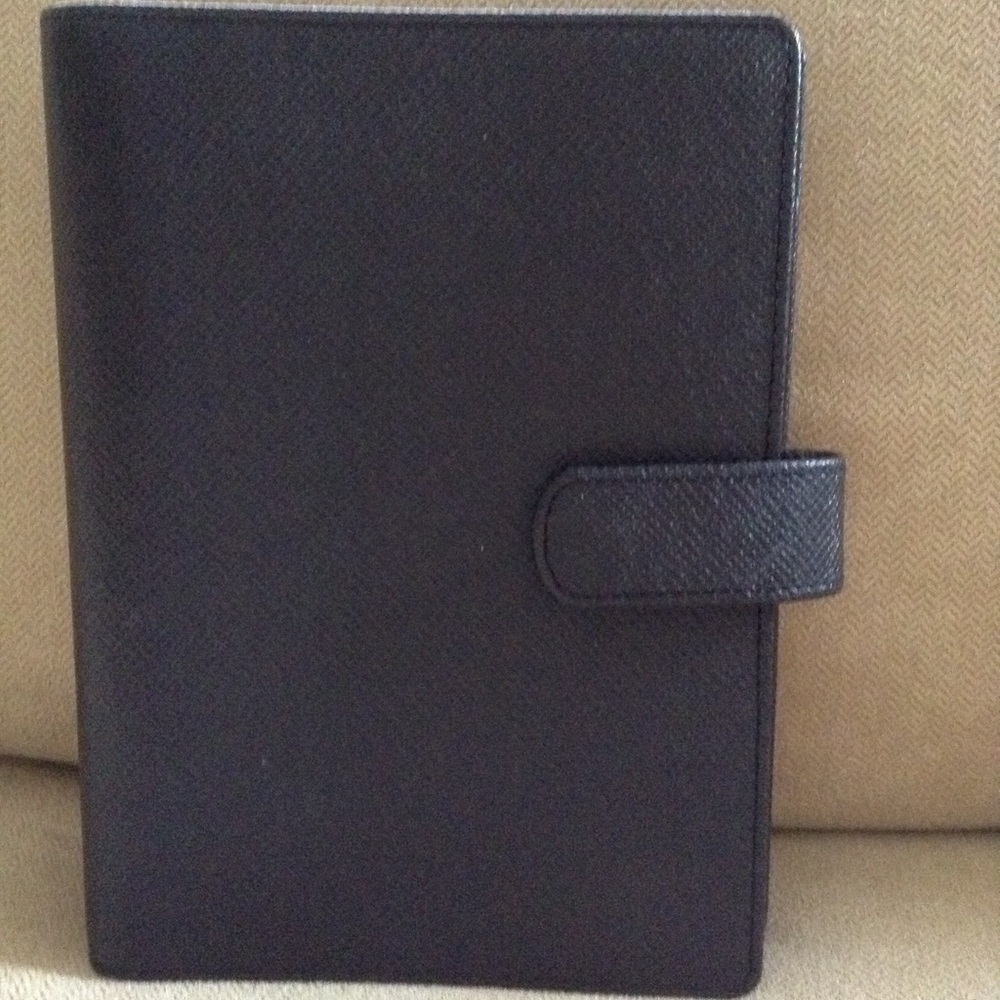 Louis Vuitton Medium Ring Agenda Planner  in Black